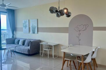 The M @ Medini Macrolink