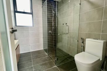 The M @ Medini Macrolink