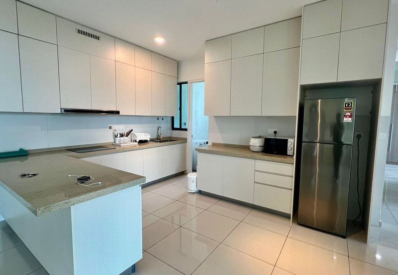 The M @ Medini Macrolink