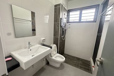 Bukit Indah Avenue 26 @ Villosa