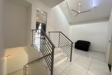 Bukit Indah Avenue 26 @ Villosa