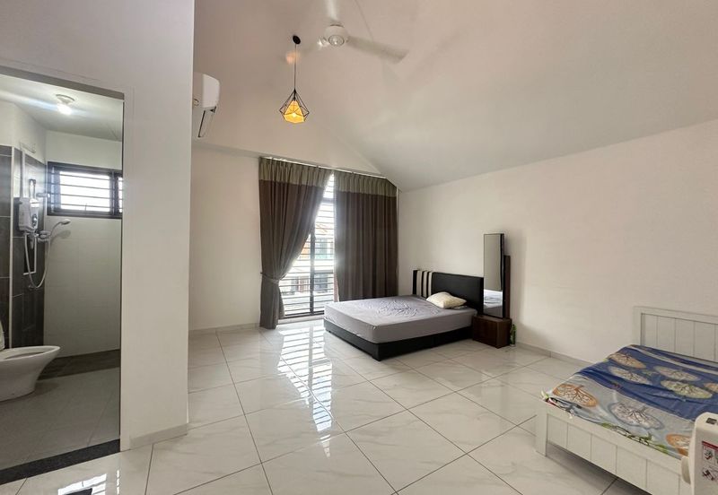 Bukit Indah Avenue 26 @ Villosa