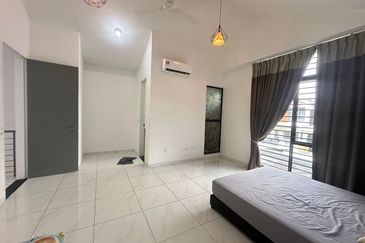 Bukit Indah Avenue 26 @ Villosa