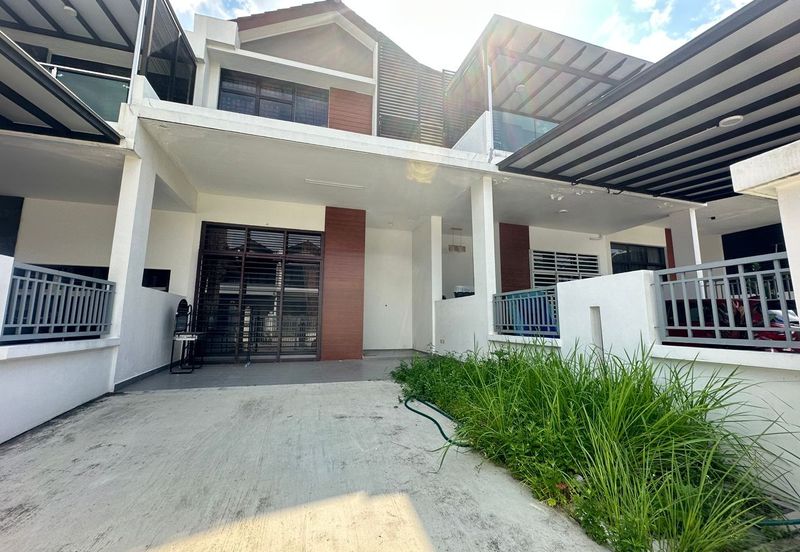 Bukit Indah Avenue 26 @ Villosa