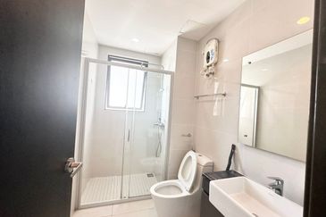 Baypoint @ Country Garden Danga Bay