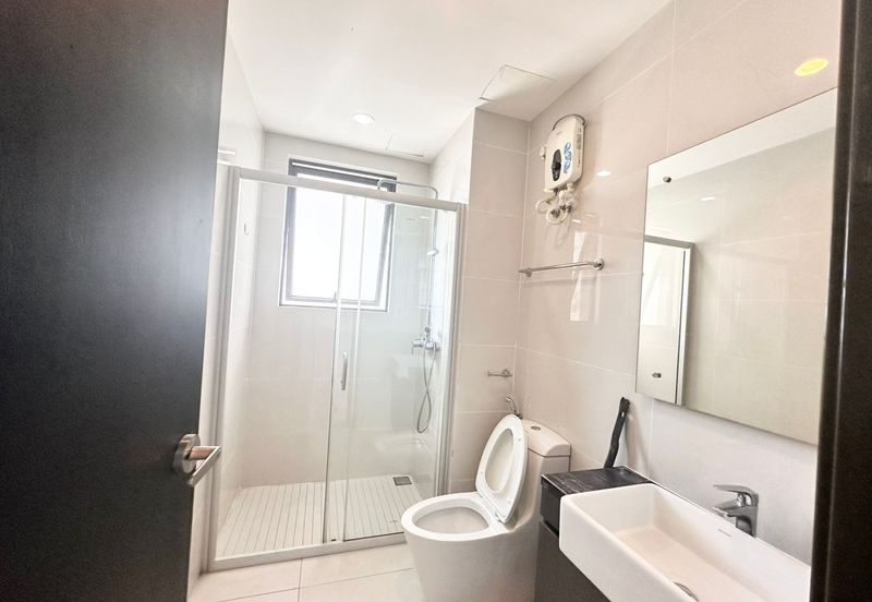 Baypoint @ Country Garden Danga Bay