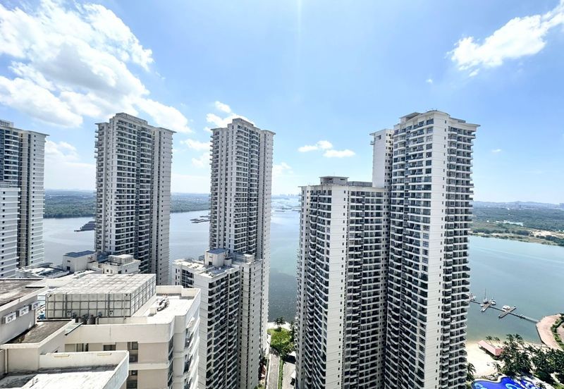 Baypoint @ Country Garden Danga Bay