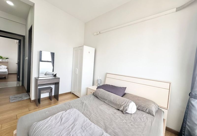 Baypoint @ Country Garden Danga Bay