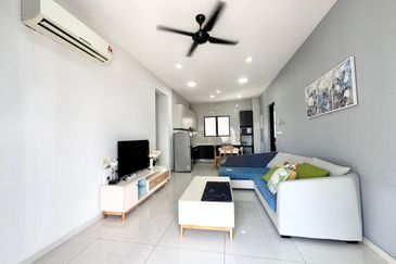 Baypoint @ Country Garden Danga Bay