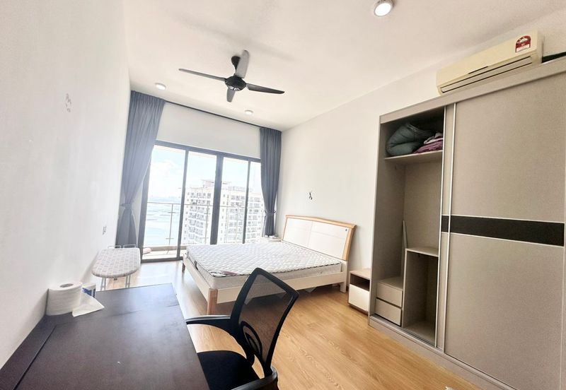 Baypoint @ Country Garden Danga Bay