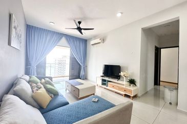 Baypoint @ Country Garden Danga Bay