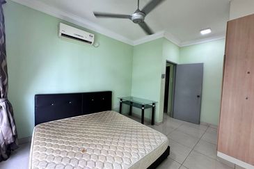 Golden Sands Seaview Residence