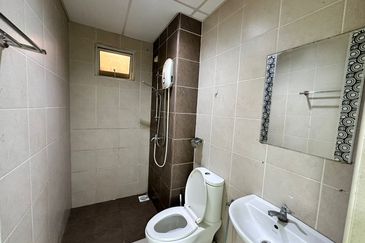 Golden Sands Seaview Residence