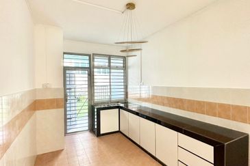 Jalan Plentong Baru 4