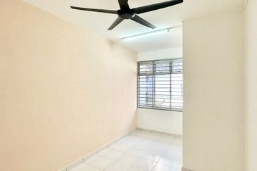 Jalan Plentong Baru 4