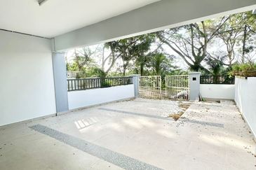 Jalan Plentong Baru 4