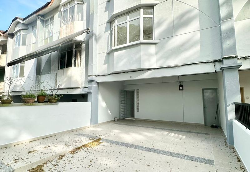 Jalan Plentong Baru 4