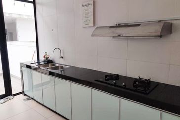 The Canal Garden South, Horizon Hills