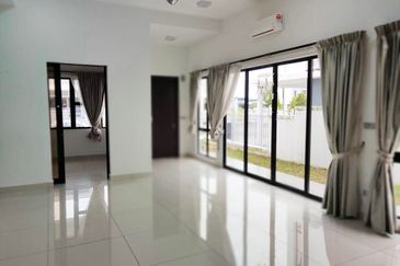 The Canal Garden South, Horizon Hills