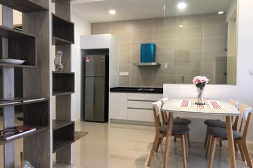 D\'Pristine @ Medini