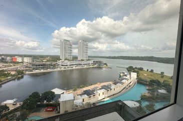 Puteri Cove Residences