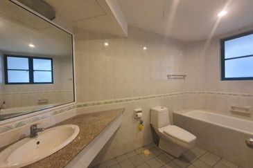 The Straits View, Bandar Baru Permas Jaya