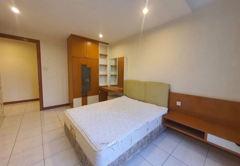 The Straits View, Bandar Baru Permas Jaya