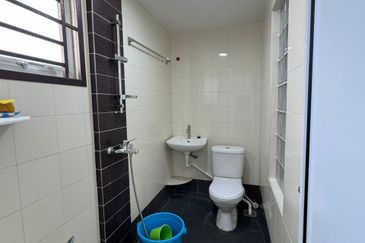 Bangunan Duta Impian (The Embassy Suites)