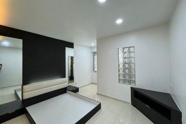 Bangunan Duta Impian (The Embassy Suites)