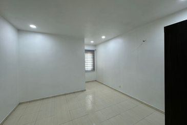 Bangunan Duta Impian (The Embassy Suites)