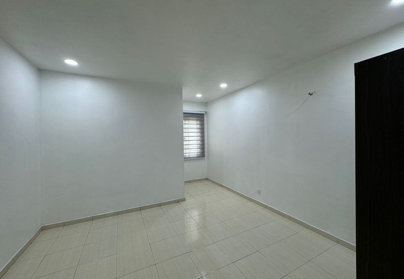 Bangunan Duta Impian (The Embassy Suites)