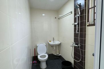 Bangunan Duta Impian (The Embassy Suites)