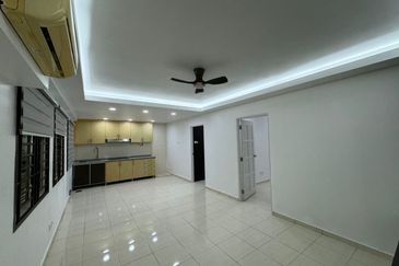 Bangunan Duta Impian (The Embassy Suites)