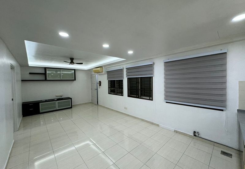 Bangunan Duta Impian (The Embassy Suites)