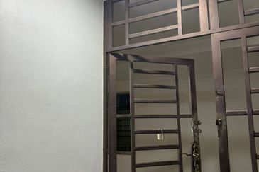 Bangunan Duta Impian (The Embassy Suites)