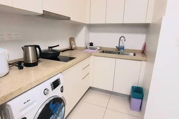 The M @ Medini Macrolink