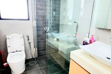 The M @ Medini Macrolink