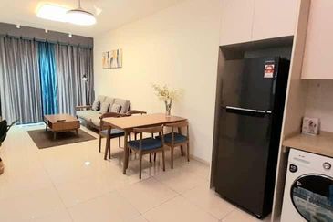 The M @ Medini Macrolink