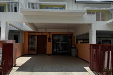 TIARA SENDAYAN (PRESINT 8)