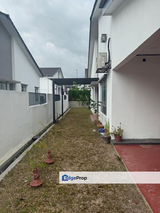 Seremban Your Dream Home Awaits at Iringan Bayu Semi-D | Gated & Guarded, Negeri Sembilan, Seremban