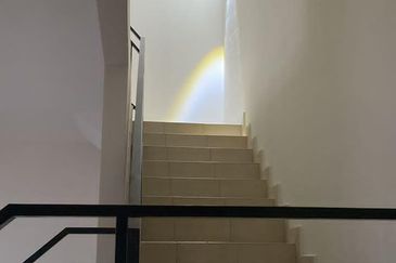 Iringan Bayu Pastura,Double storey 