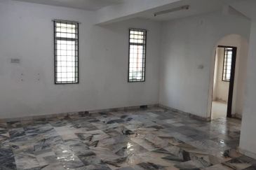 Taman Seremban Jaya/2 Double storey terrace house 