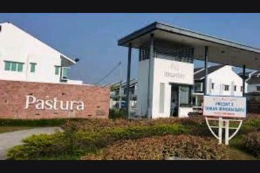 Iringan Bayu Pastura,Seremban,End Lot Double Storey