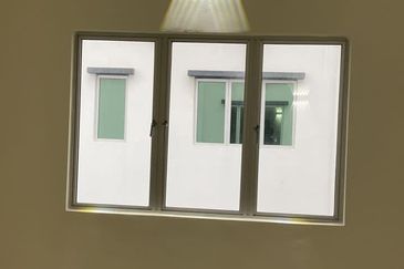 Iringan Bayu Pastura,Seremban,End Lot Double Storey