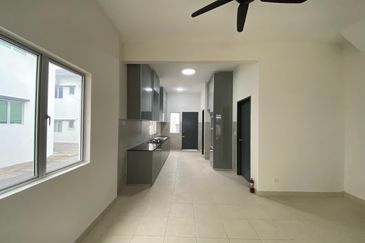 Iringan Bayu Pastura,Seremban,End Lot Double Storey