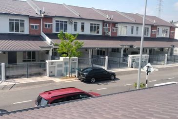Taman Iringan Bayu, Seremban, 2-Storey Terraced House