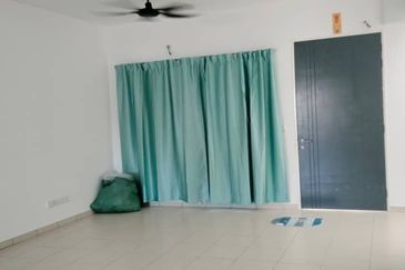 Taman  Iringan Bayu,Seremban,2-Storey Teracced House