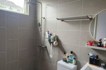 Damaris @ Ara Sendayan