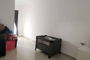 Damaris @ Ara Sendayan