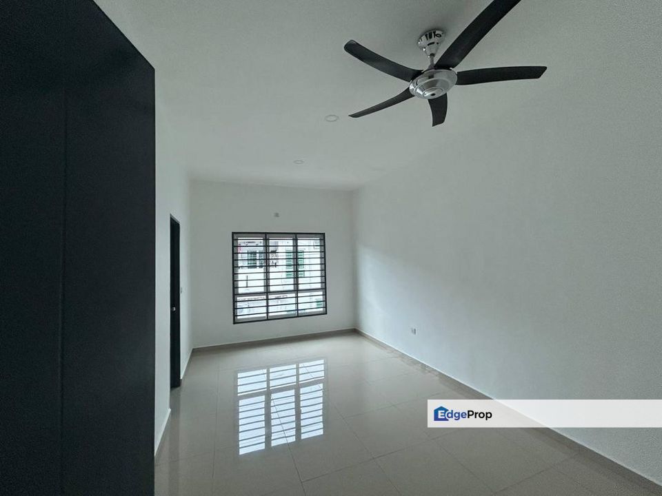 Nusari Bayu 3 Double Storey Terrance with kitchen cabinet & backyard , Negeri Sembilan, Seremban